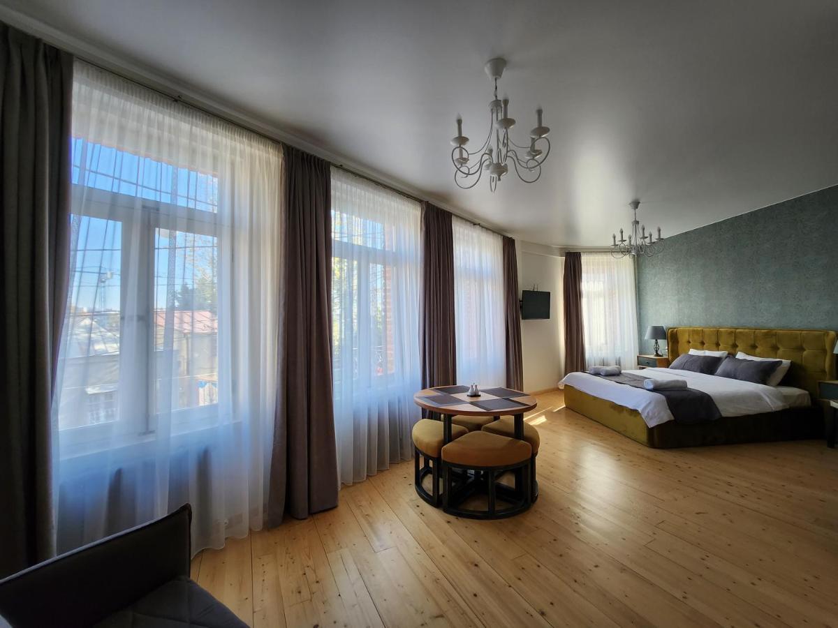 Old Gold Anteon Apartment Tbilisi Ngoại thất bức ảnh