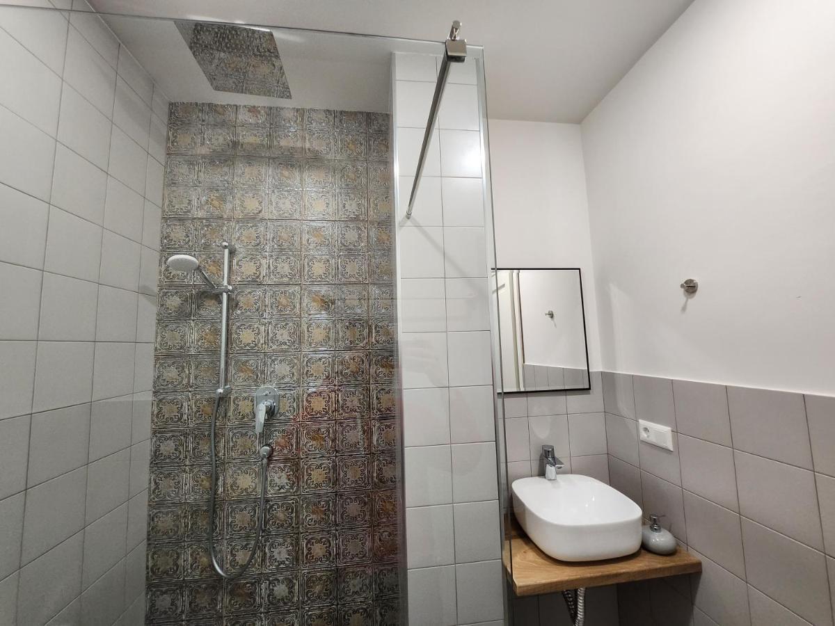 Old Gold Anteon Apartment Tbilisi Ngoại thất bức ảnh