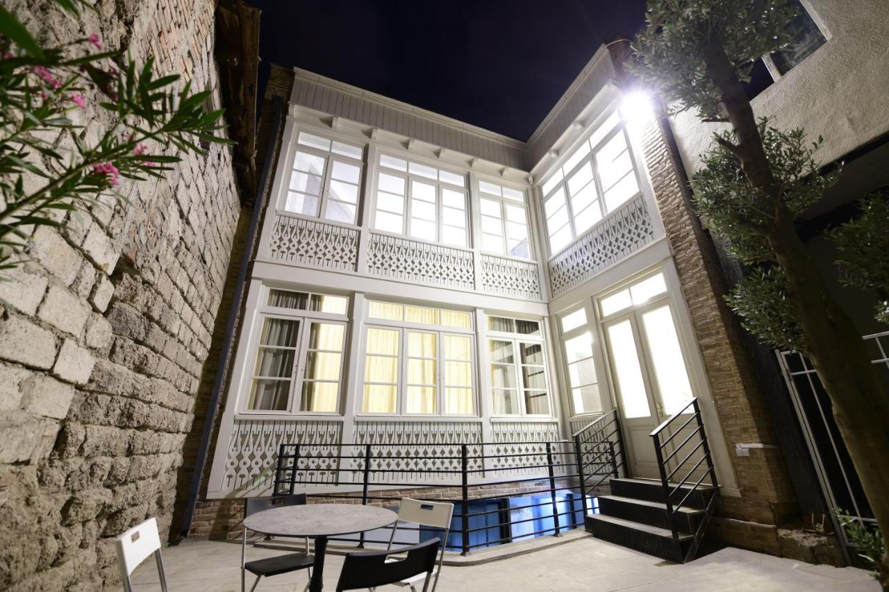 Old Gold Anteon Apartment Tbilisi Ngoại thất bức ảnh