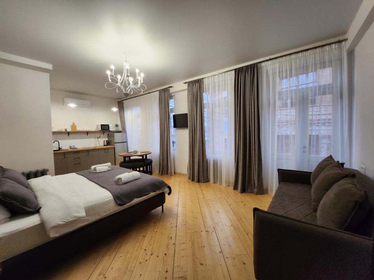 Old Gold Anteon Apartment Tbilisi Ngoại thất bức ảnh