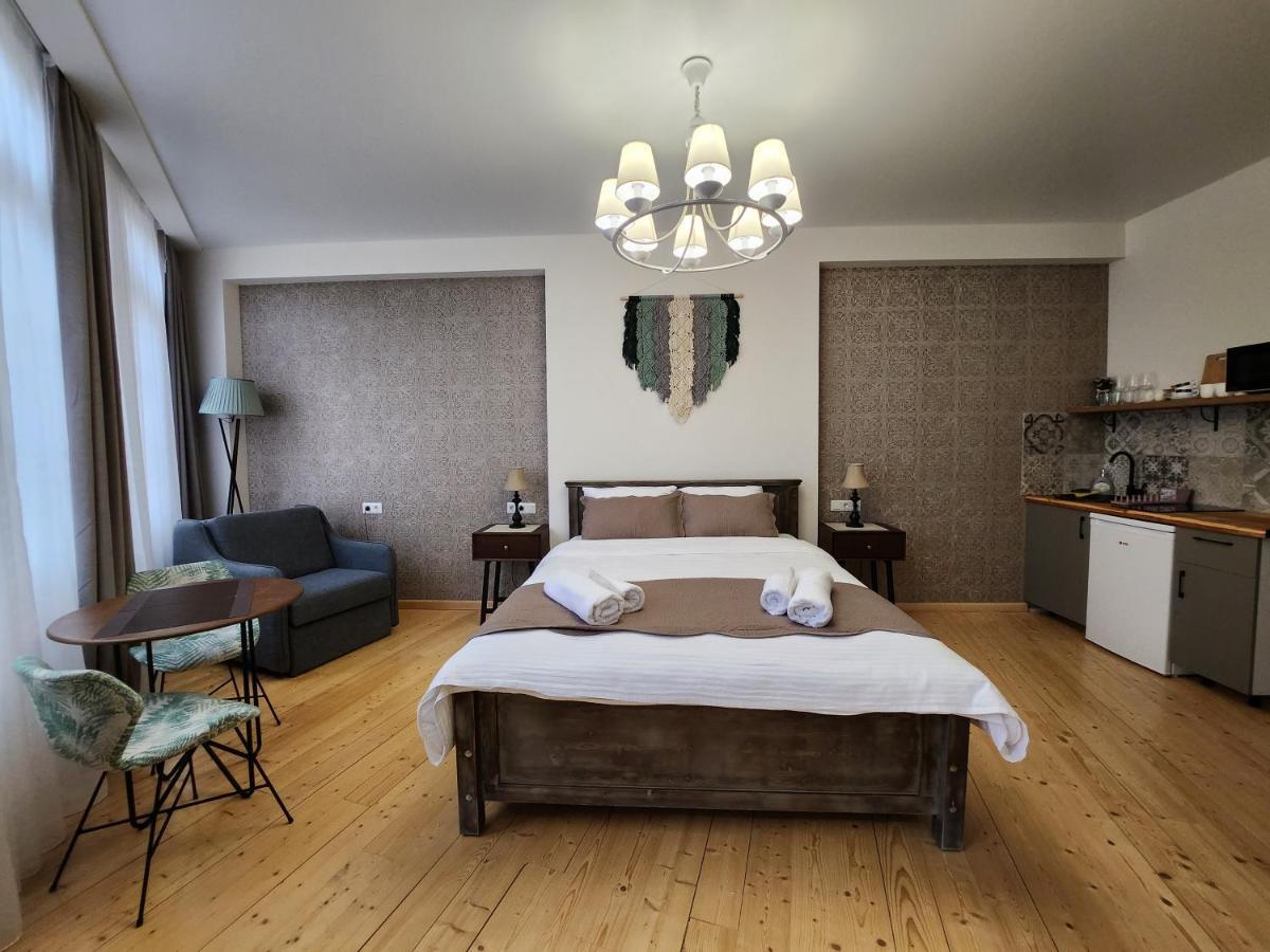 Old Gold Anteon Apartment Tbilisi Ngoại thất bức ảnh